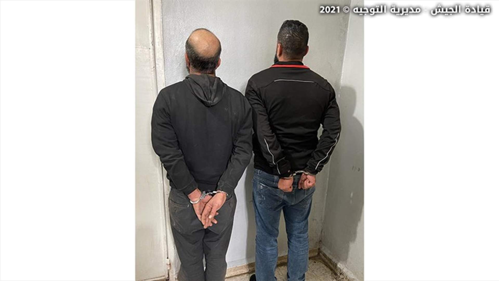 يترأس عصابة تقوم بخطف أشخاص مقابل فدية مالية.. والجيش يوقفه مع آخر