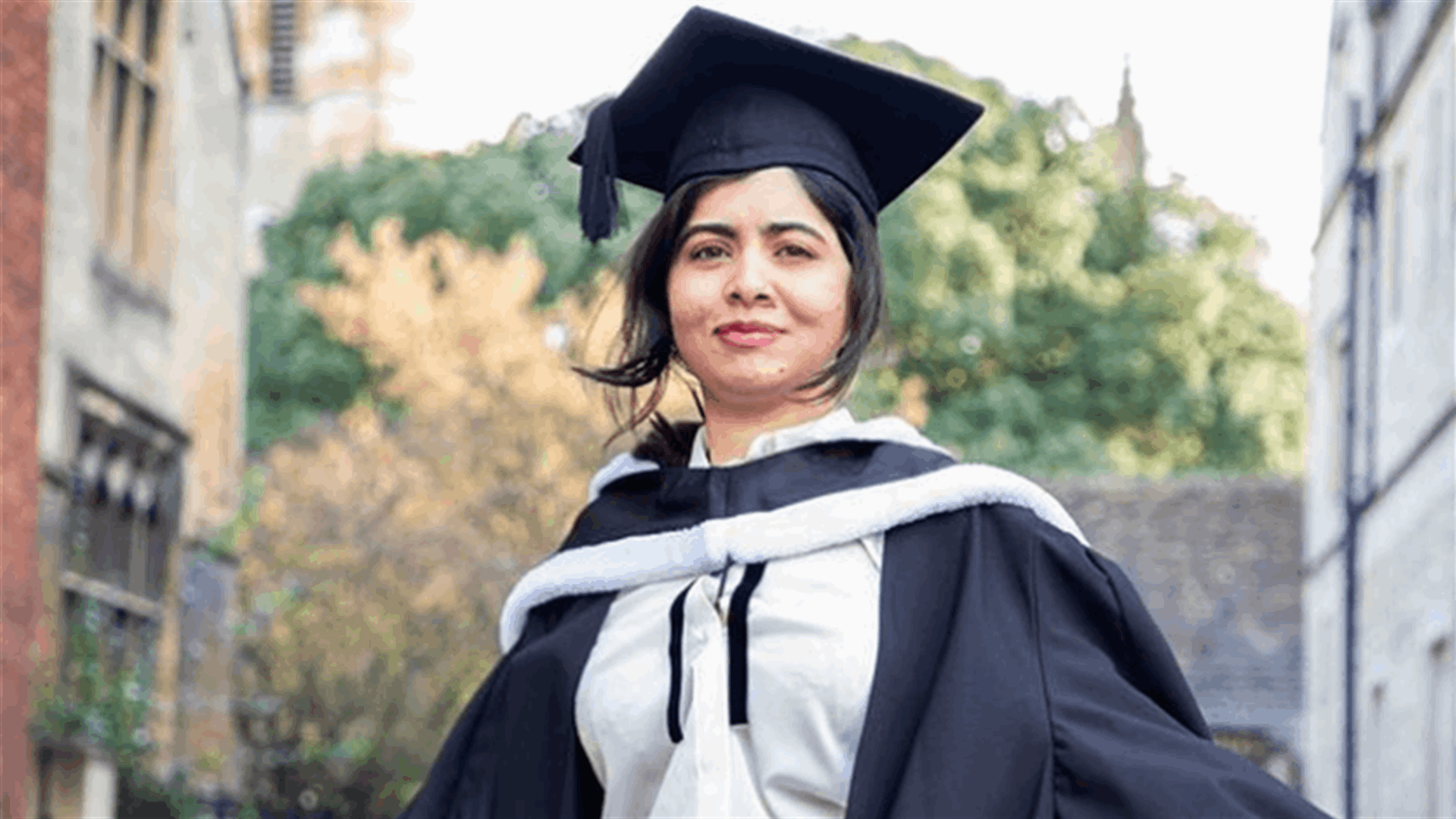 بعد أسبوعين من زواجها... الناشطة ملالا تتخرج من جامعة أوكسفورد (صور)