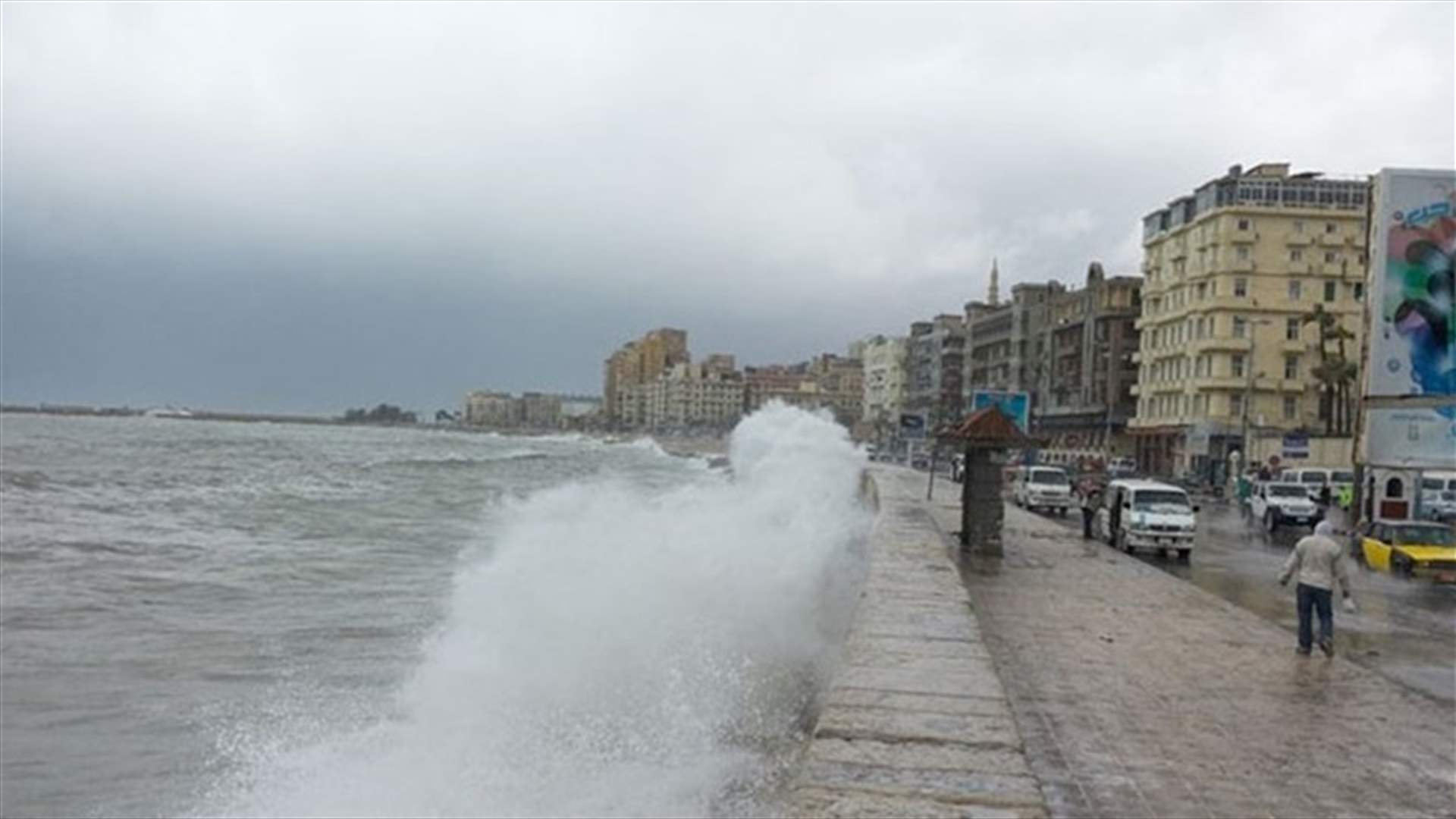 مصر تغلق ميناءي الإسكندرية والدخيلة بسبب سوء الأحوال الجوية