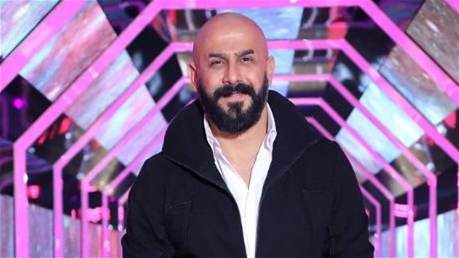 قصي خولي في لقاء مؤثر مع إبنه بمطار واشنطن (فيديو)