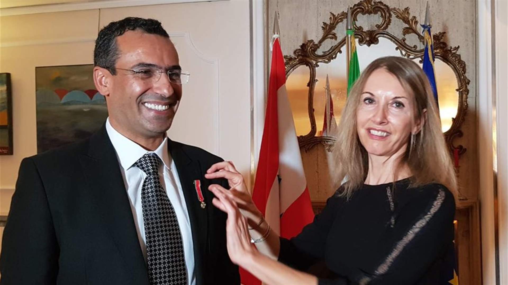 سفيرة إيطاليا قلدت نزار هاني وسام &quot;نجمة إيطاليا&quot; من رتبة فارس لجهوده بالحفاظ على محمية أرز الشوف