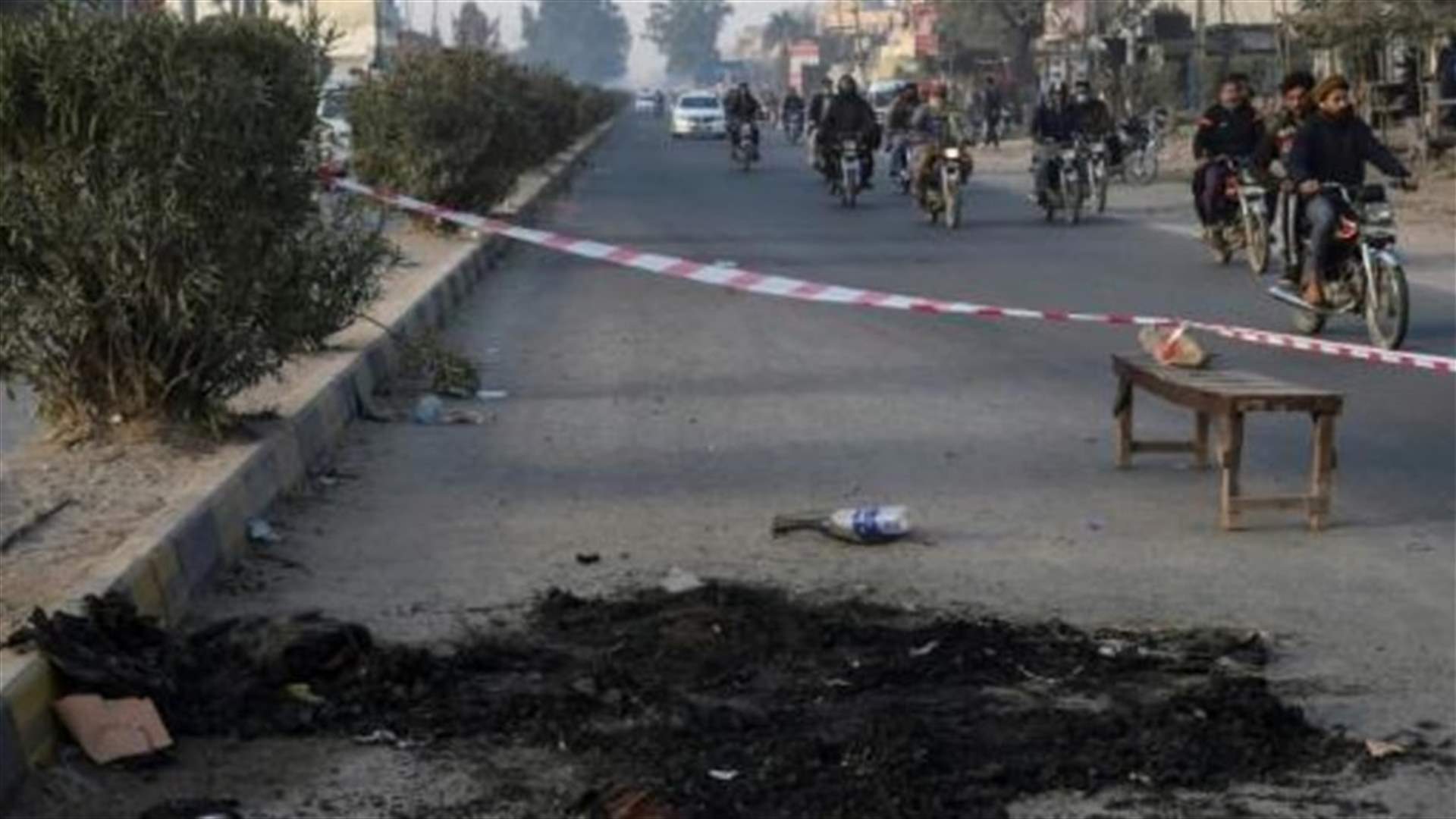 توقيف نحو مئة شخص في باكستان بعد قتل سريلانكي بدعوى التجديف