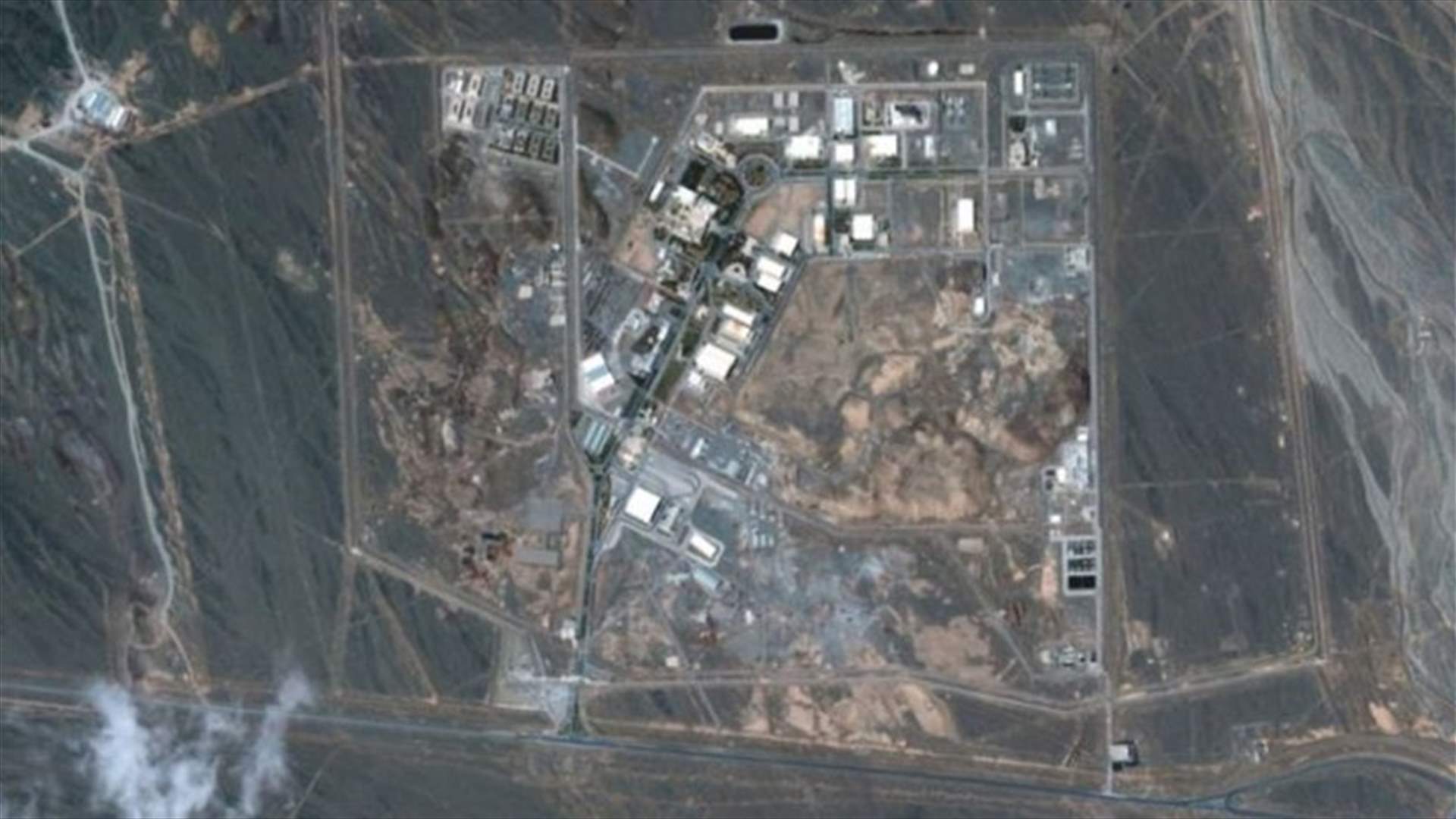 اختبار للدفاعات الجوية الإيرانية يحدث انفجارا قرب موقع نطنز النووي