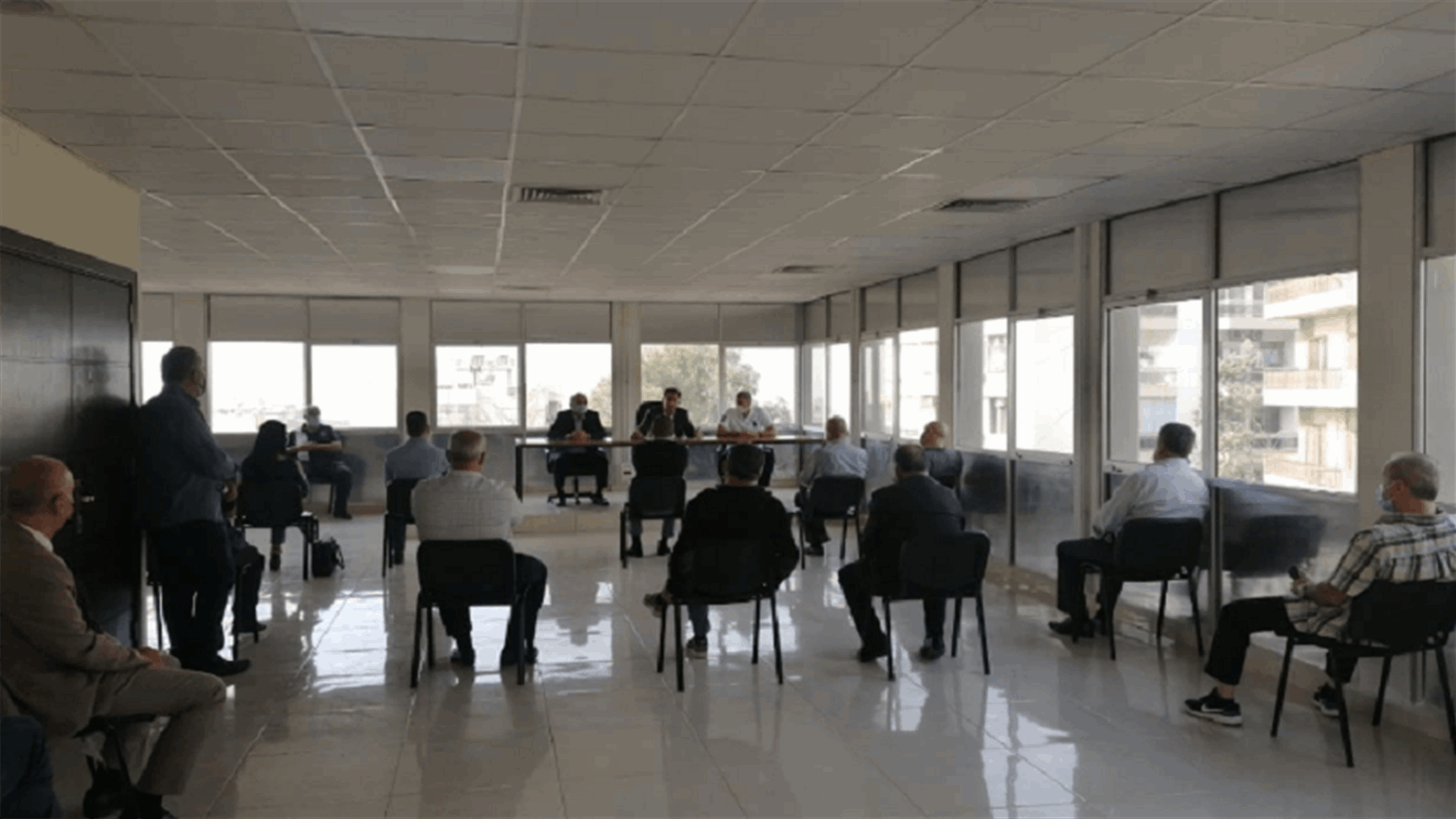 المدير العام لمؤسسة مياه بيروت وجبل لبنان يحذر المتعهدين من التقصير في تنفيذ المهمات الموكلة إليهم