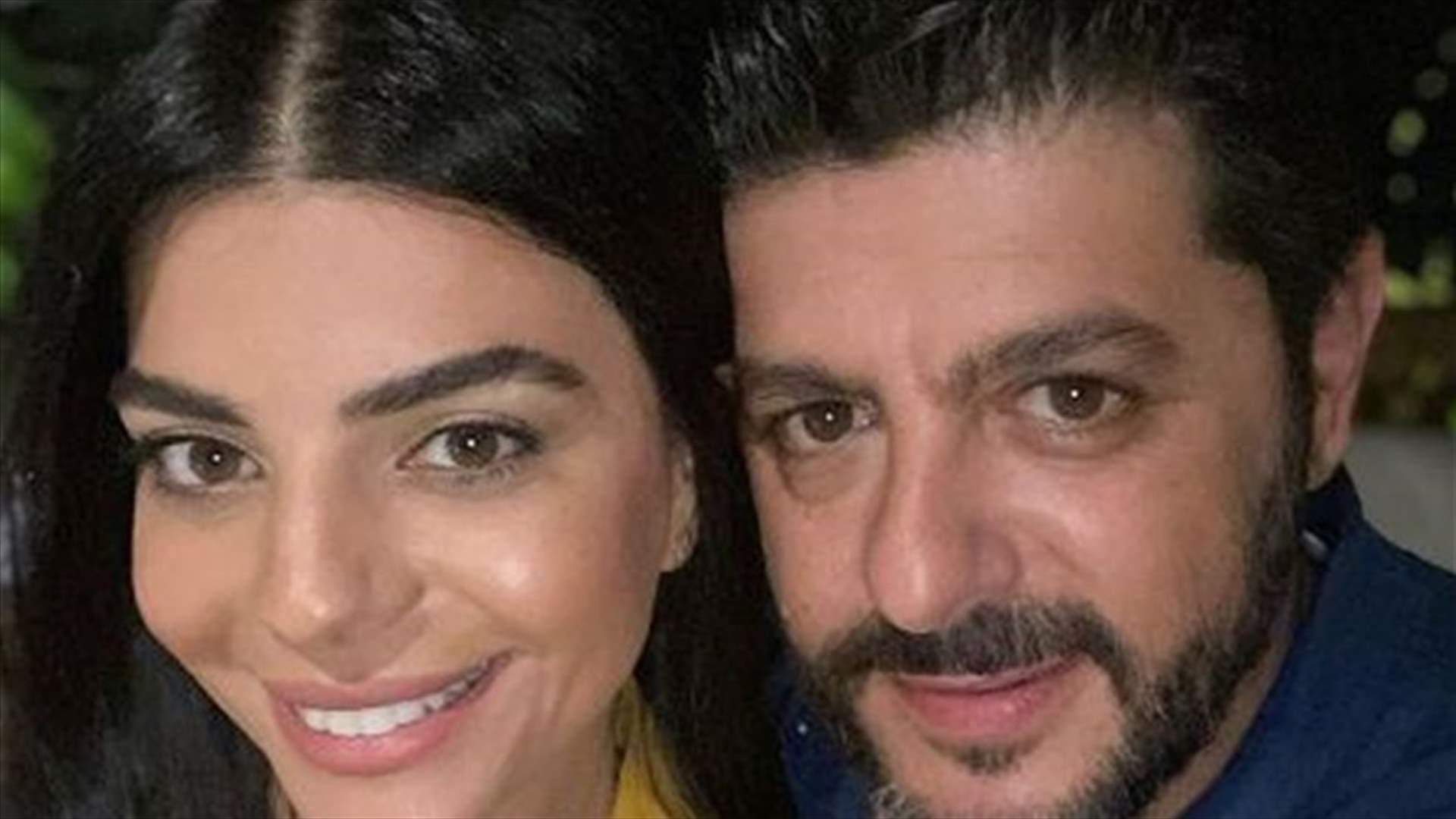 طوني عيسى وزوجته يزيّنان الشجرة ضمن أجواء ميلاديّة (فيديو)