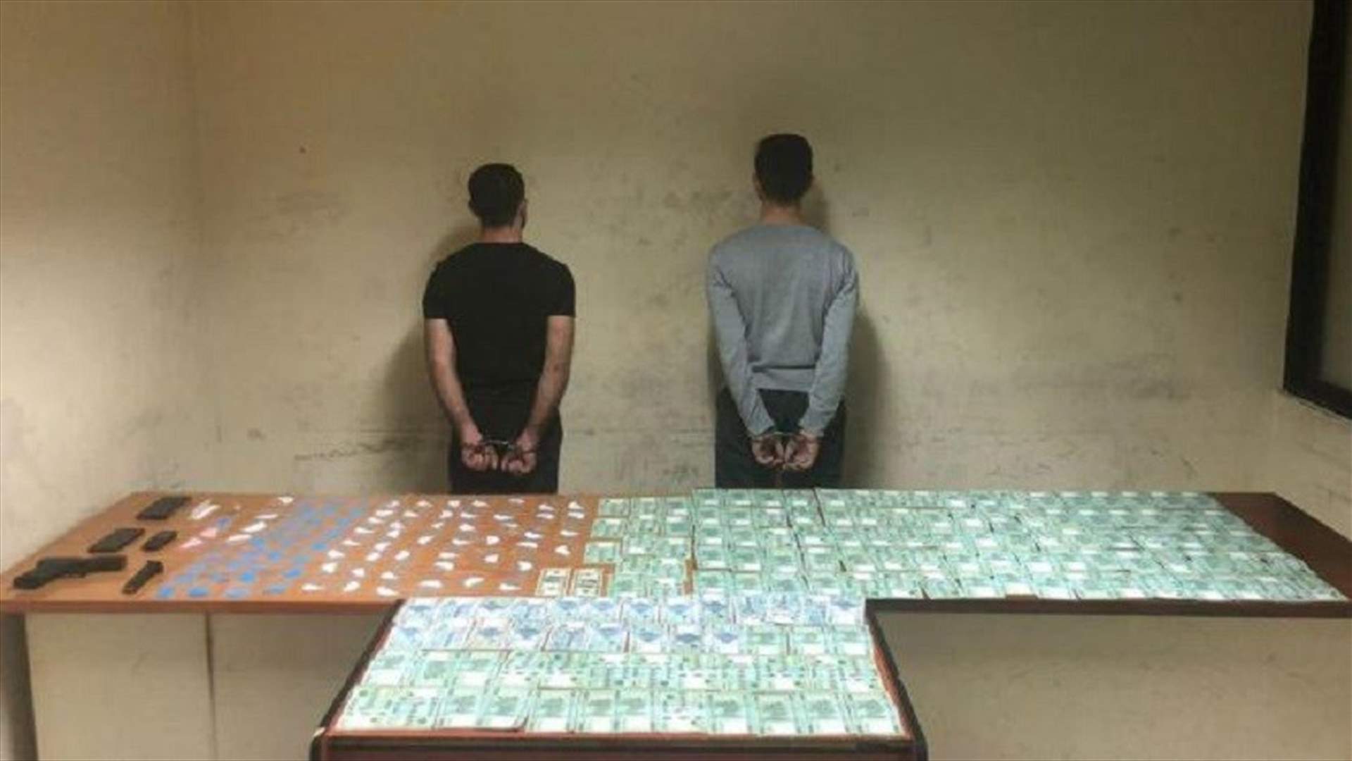 مروّج مخدرات ينشط ما بين الكرنتينا وجبيل في قبضة شعبة المعلومات
