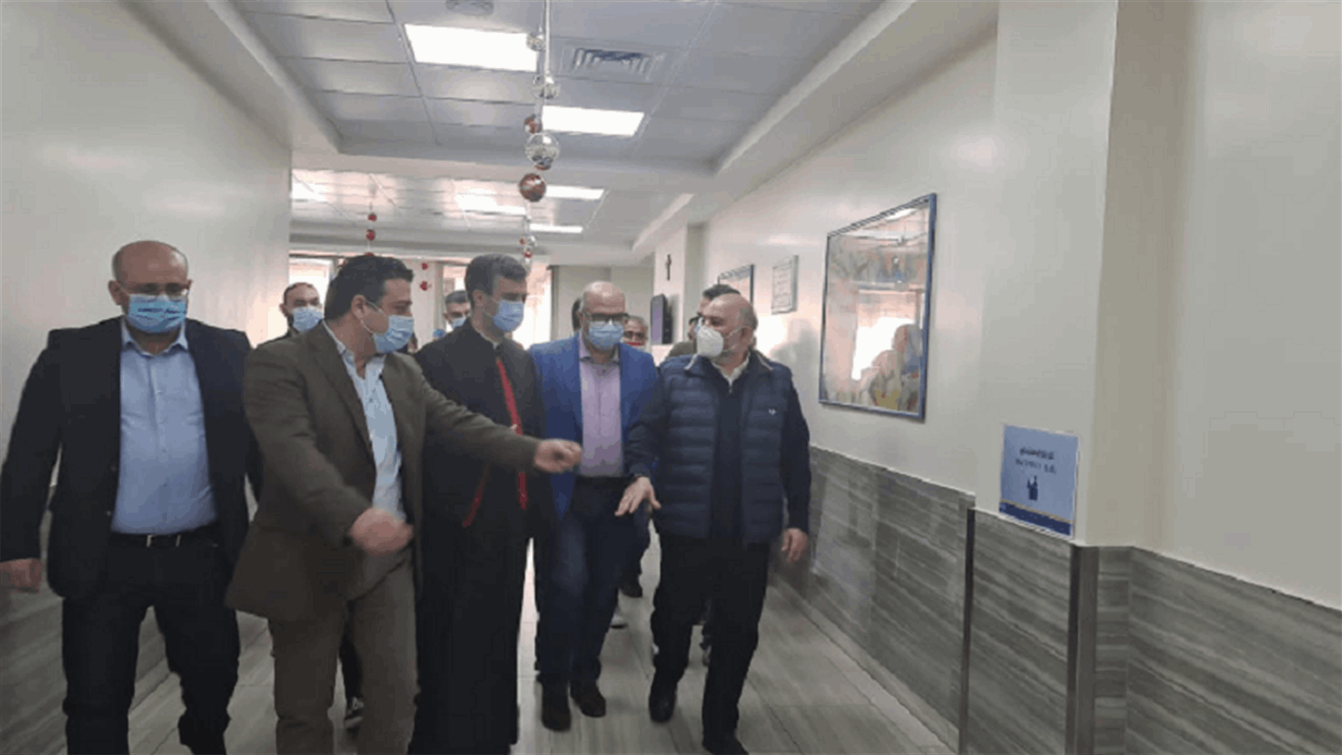 الابيض تفقد حملة التلقيح في مستشفى سيدة زغرتا: نأمل أن نستمر من دون إقفال البلد