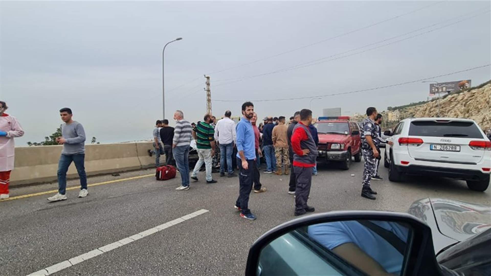 حادث سير على طريق الدبية أوتوستراد صيدا - بيروت