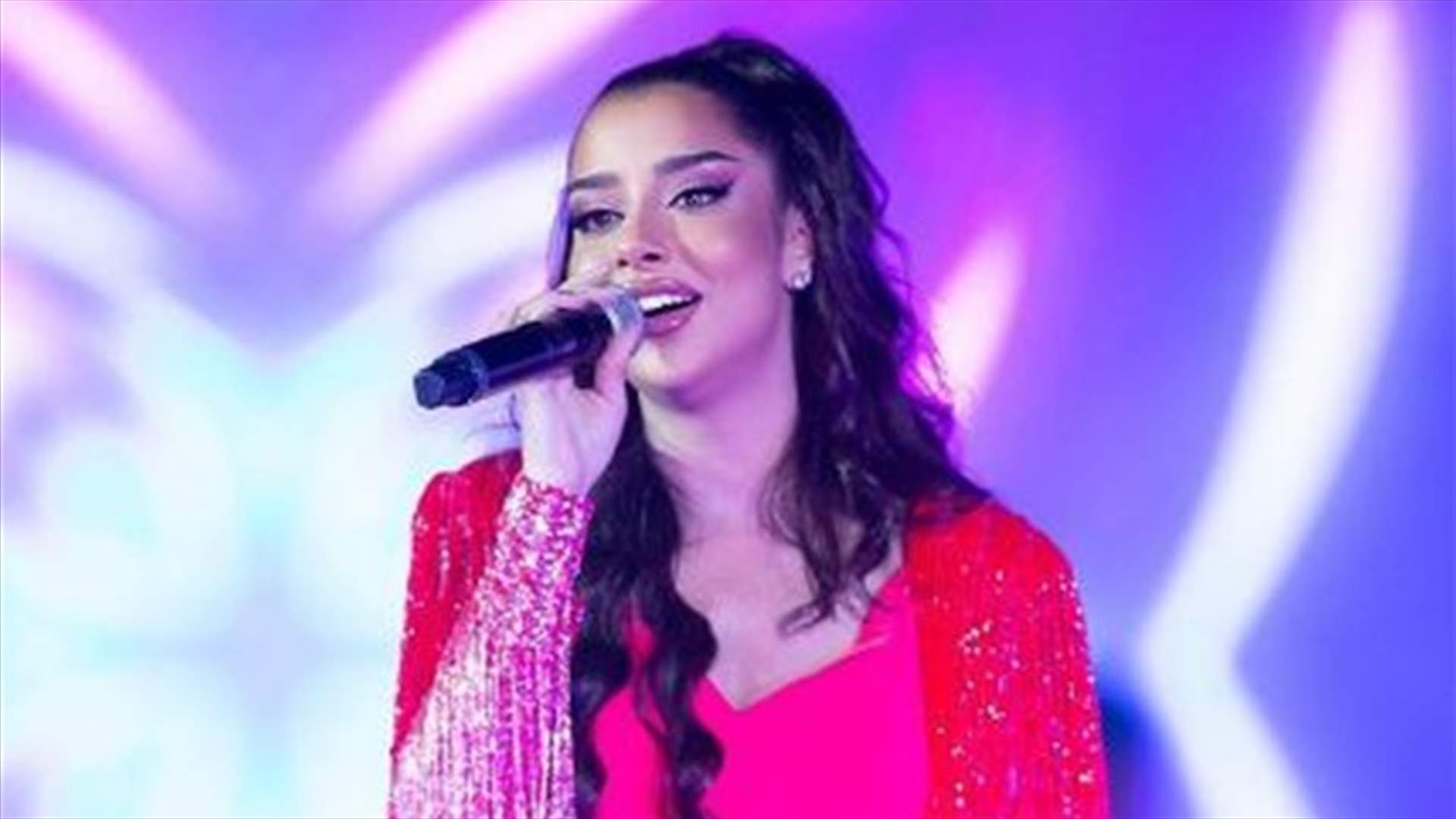 بلقيس ترقص الدبكة في ختام مهرجان كأس العرب بالدوحة (فيديو)