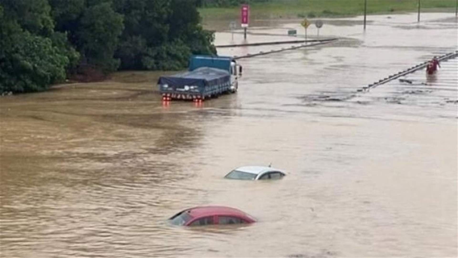 More than 21,000 people displaced by floods in Malaysia - state media