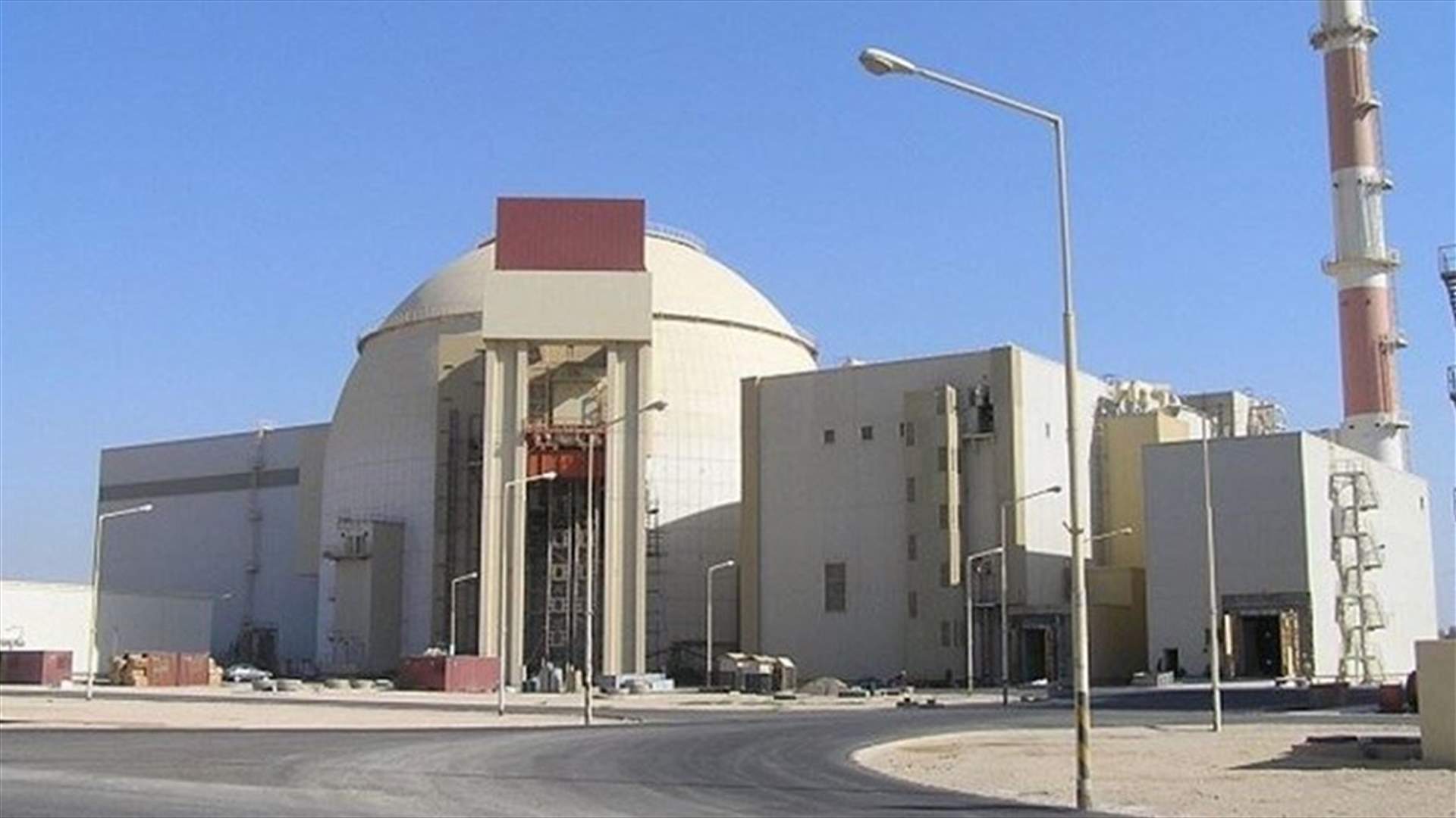 انفجارات قرب محطة بوشهر النووية في إيران... ما سببها؟
