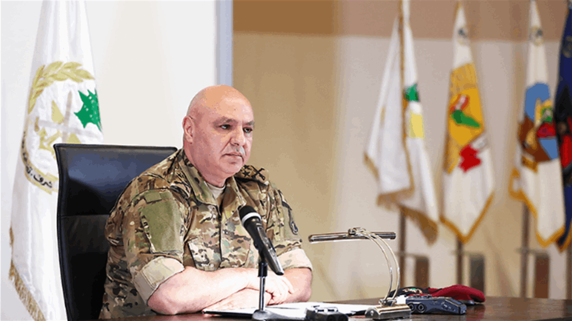 قائد الجيش: الفتنة على مسافة خطوات ولن نسمح بوقوعها