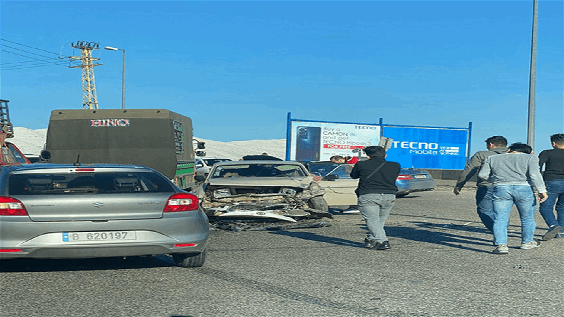 تصادم بين 3 سيارات على طريق ضهر البيدر باتجاه شتورا قبل مفرق فالوغا (صور)