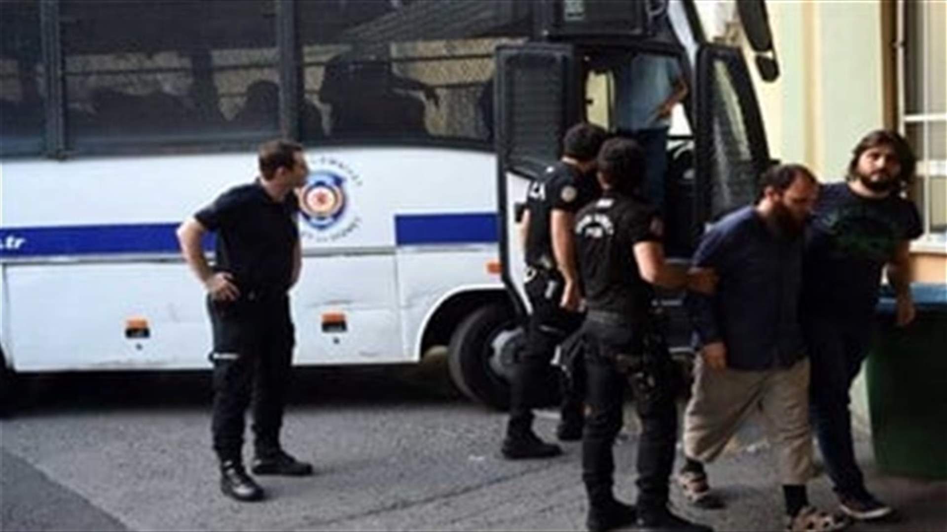 Turkey detains 16 people running suspected Islamic State bookstore -governor&#39;s office