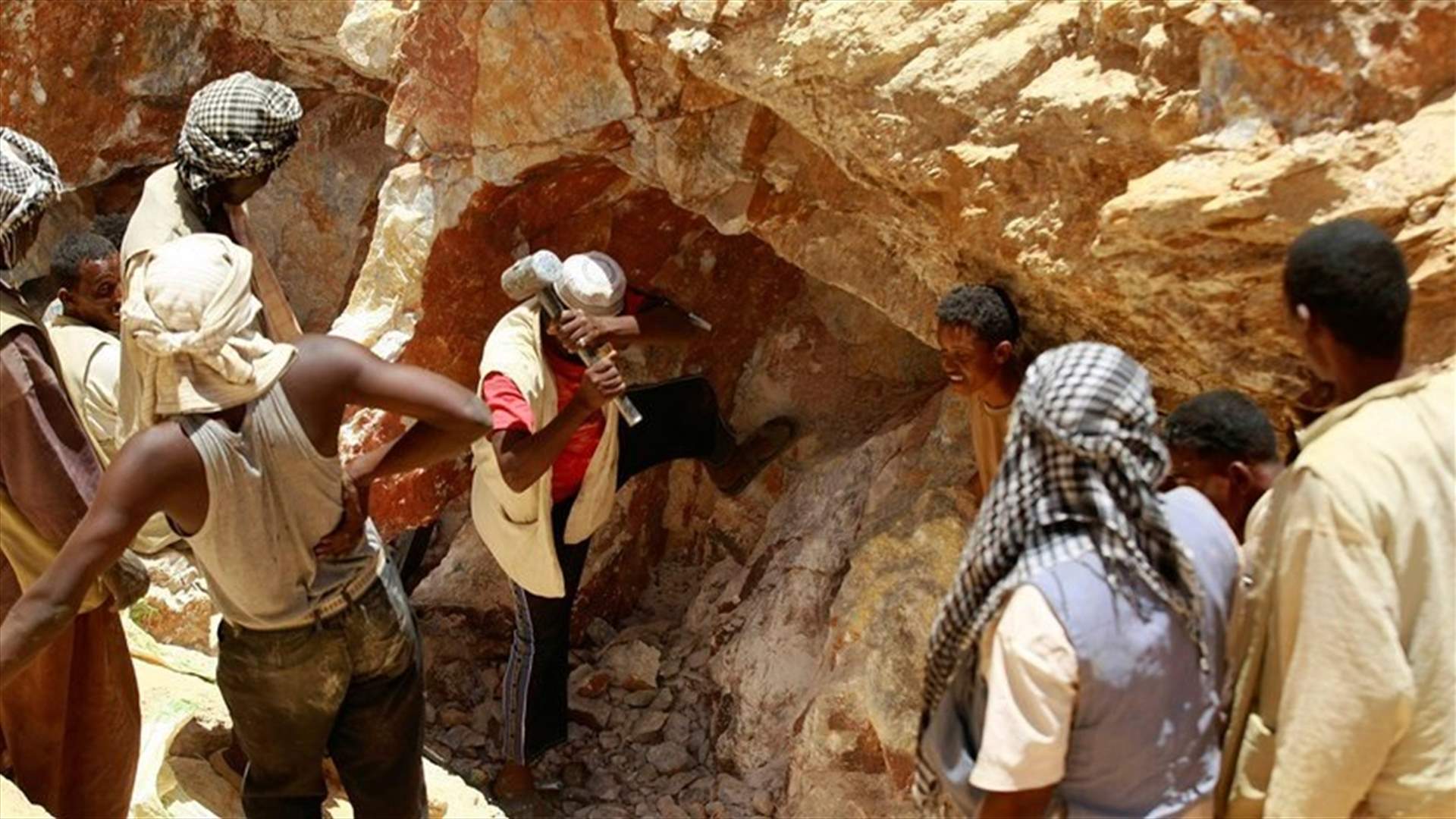 قتلى في انهيار منجم للذهب غرب السودان
