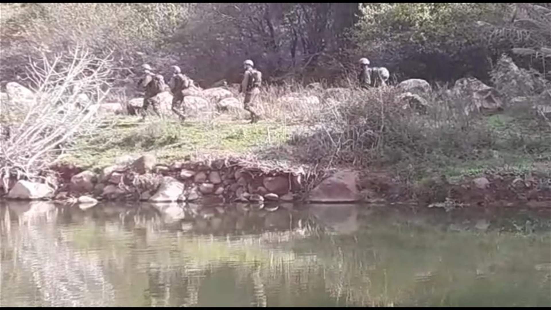 Israeli infantry force elements cross iron gate - [PHOTOS]