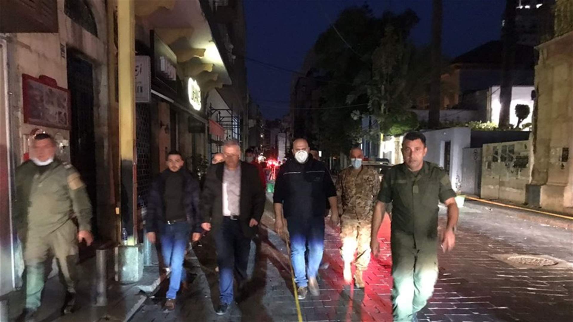 المحافظ عبود يجول في شوارع العاصمة للتأكد من تنفيذ الاجراءات الوقائية في المطاعم والمقاهي والحانات