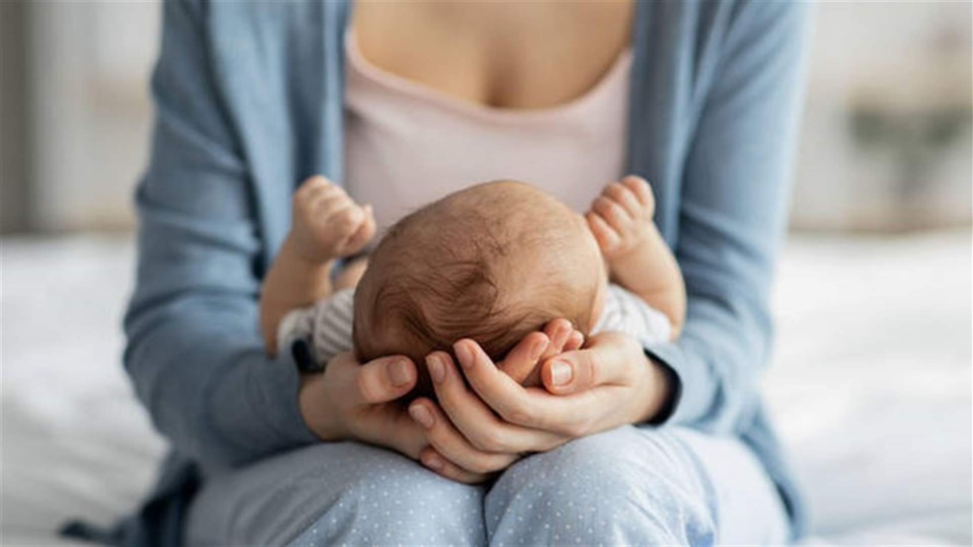 في المملكة المتحدة ... التقاط الصور للأمهات المرضعات قد يؤدي إلى السجن لمدة عامين