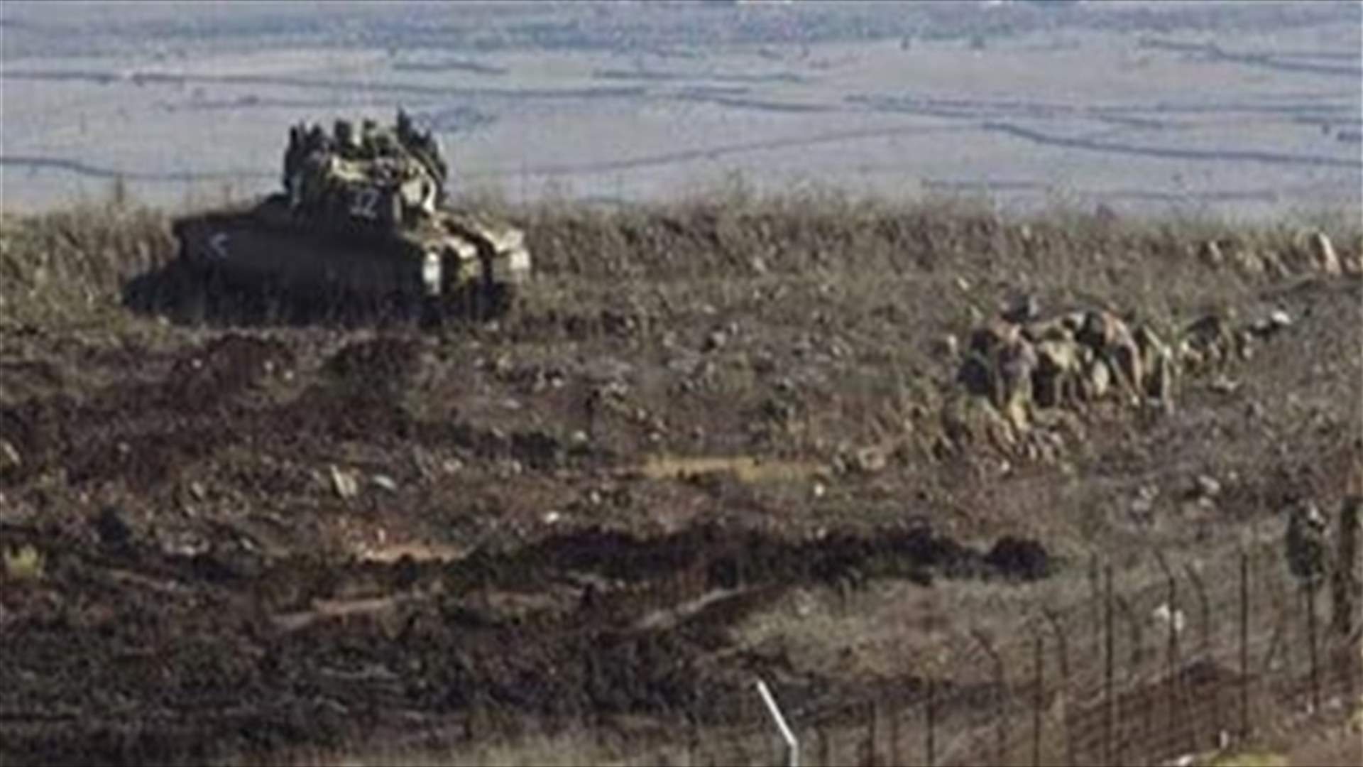 Israeli tanks fire warning shots along Syrian frontier, Israeli military says