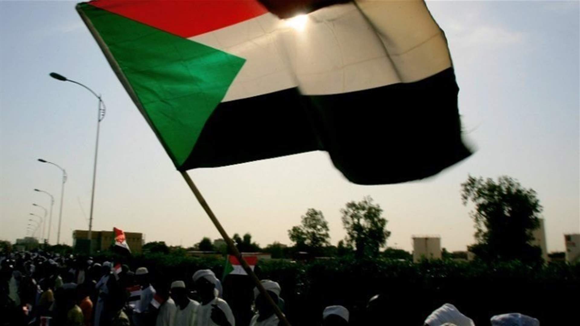 اطلاق الغاز المسيل للدموع على المتظاهرين في الخرطوم