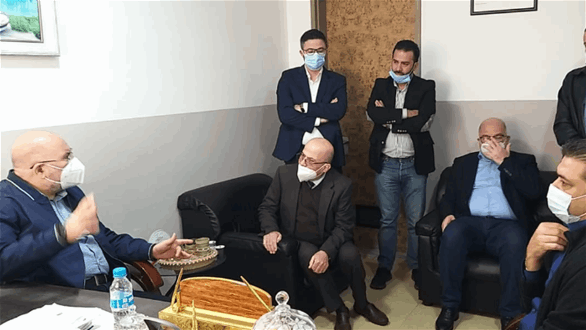 أبيض: اللقاح حزام النجاة من التسونامي المقبل