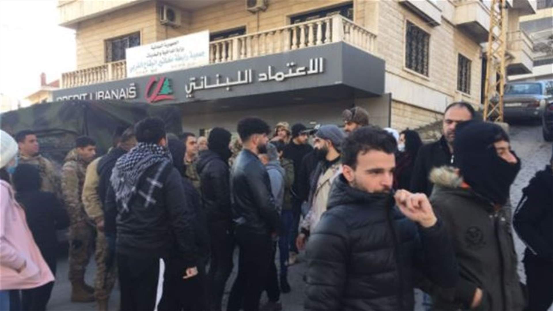 بسبب إنقطاع الكهرباء... مسيرات وقطع طرق في جب جنين