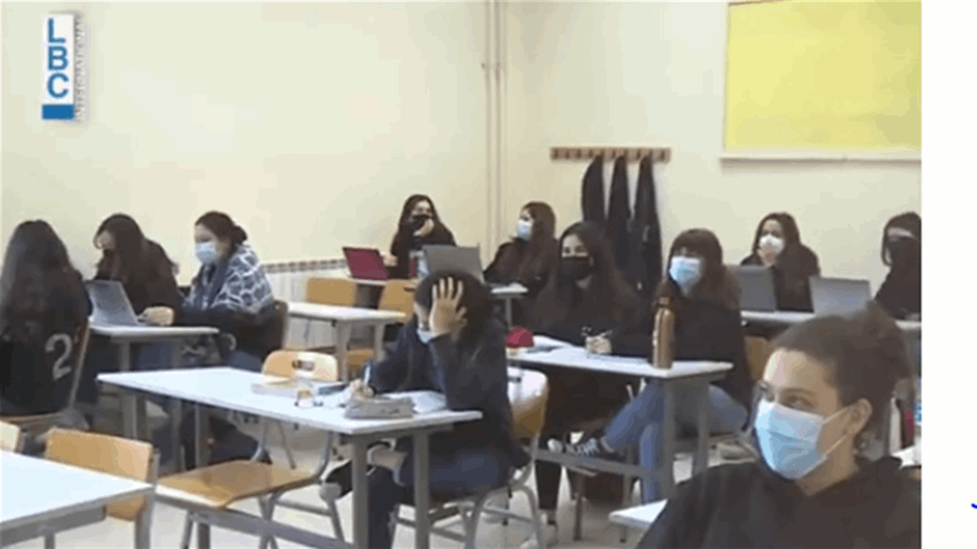 بين العودة واللاعودة... من التزم بقرار وزارة التربية ومن وقف في صفّ الاساتذة؟