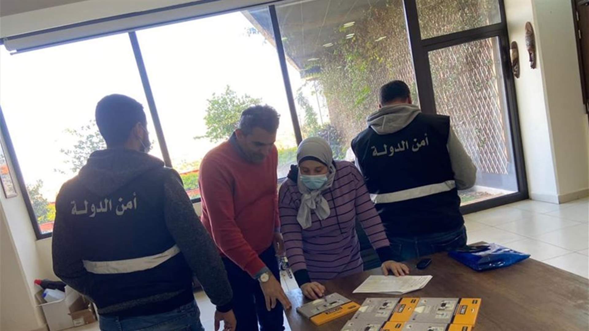 ضبط بضاعة مكتوب عليها باللغة العبرية في الشمال