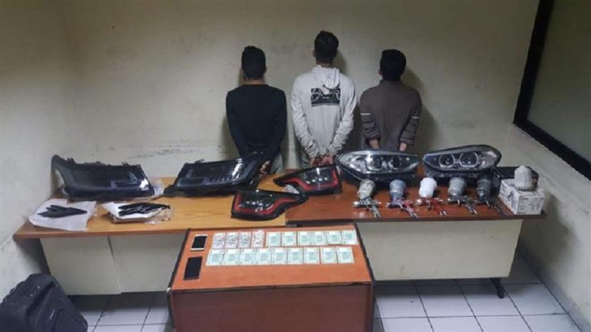 سرقوا قطع غيار سيارات من داخل محل في الدكوانة فأوقفتهم شعبة المعلومات وضبطت المسروقات