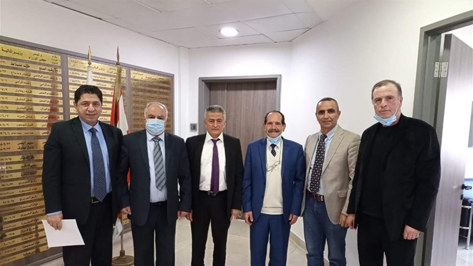 المنبر القانوني للدفاع عن حقوق العسكريين المتقاعدين زار وزير المالية وسلمه لائحة مطالب