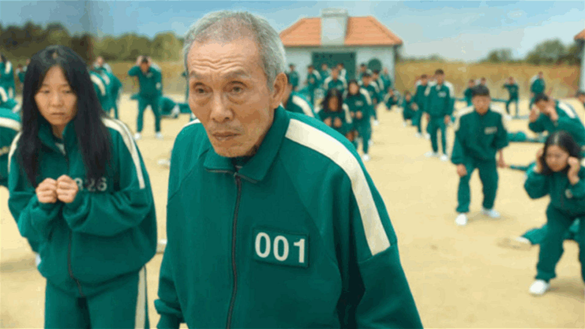 &quot;اللّاعب 001&quot; في مسلسل لعبة الحبار ... أول ممثل كوري يفوز بجائزة غولدن غلوب