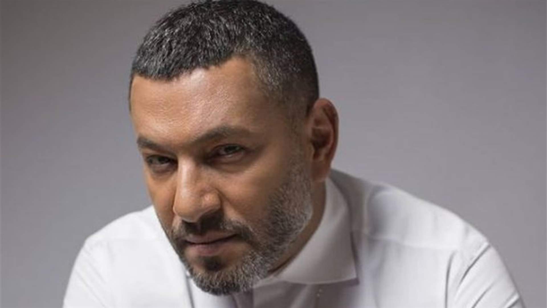 ابن زياد برجي يلفت الأنظار بشعره الطويل (صور)