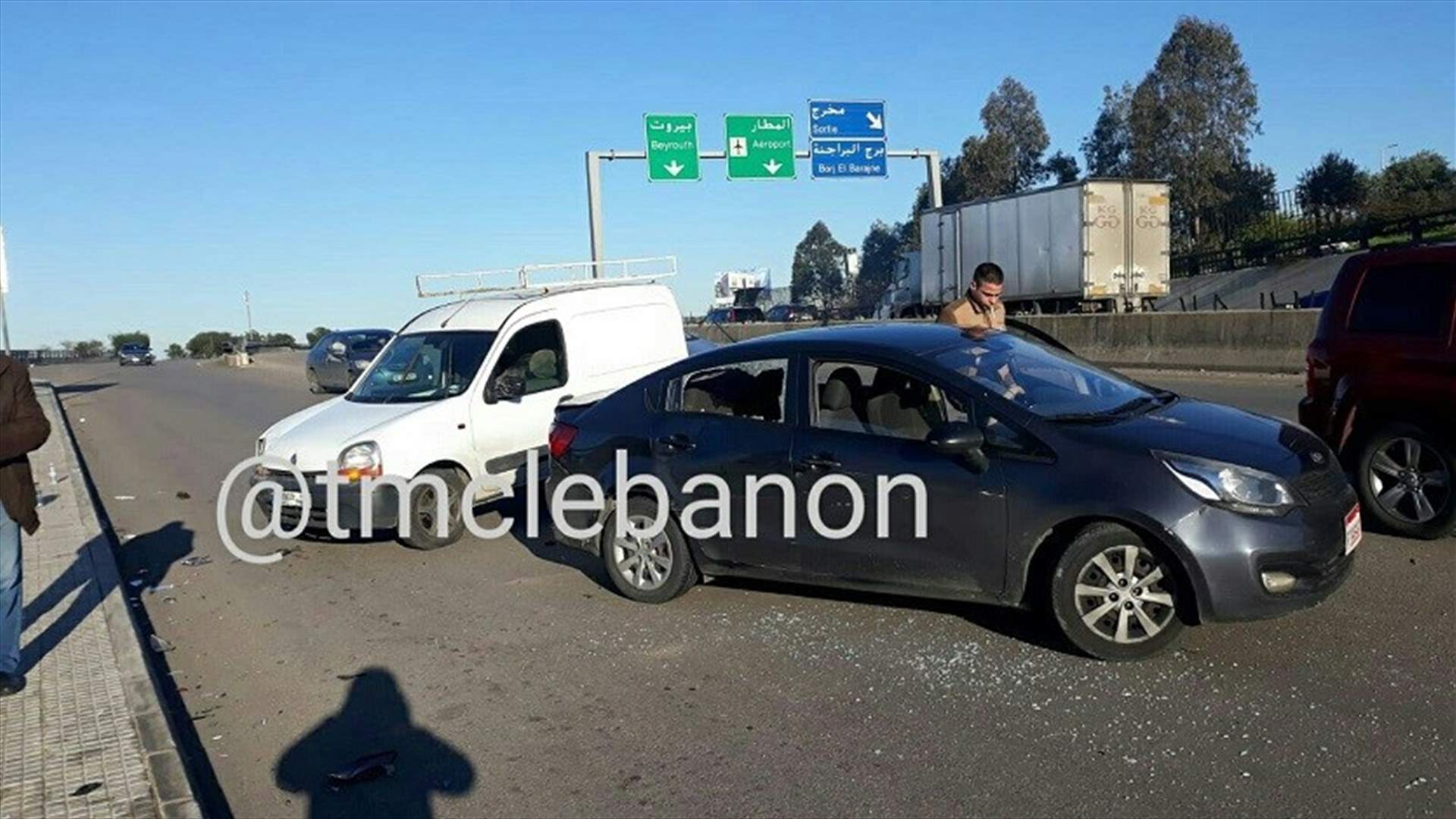 TMC: One injured in a collision between 4 vehicles on the airport highway