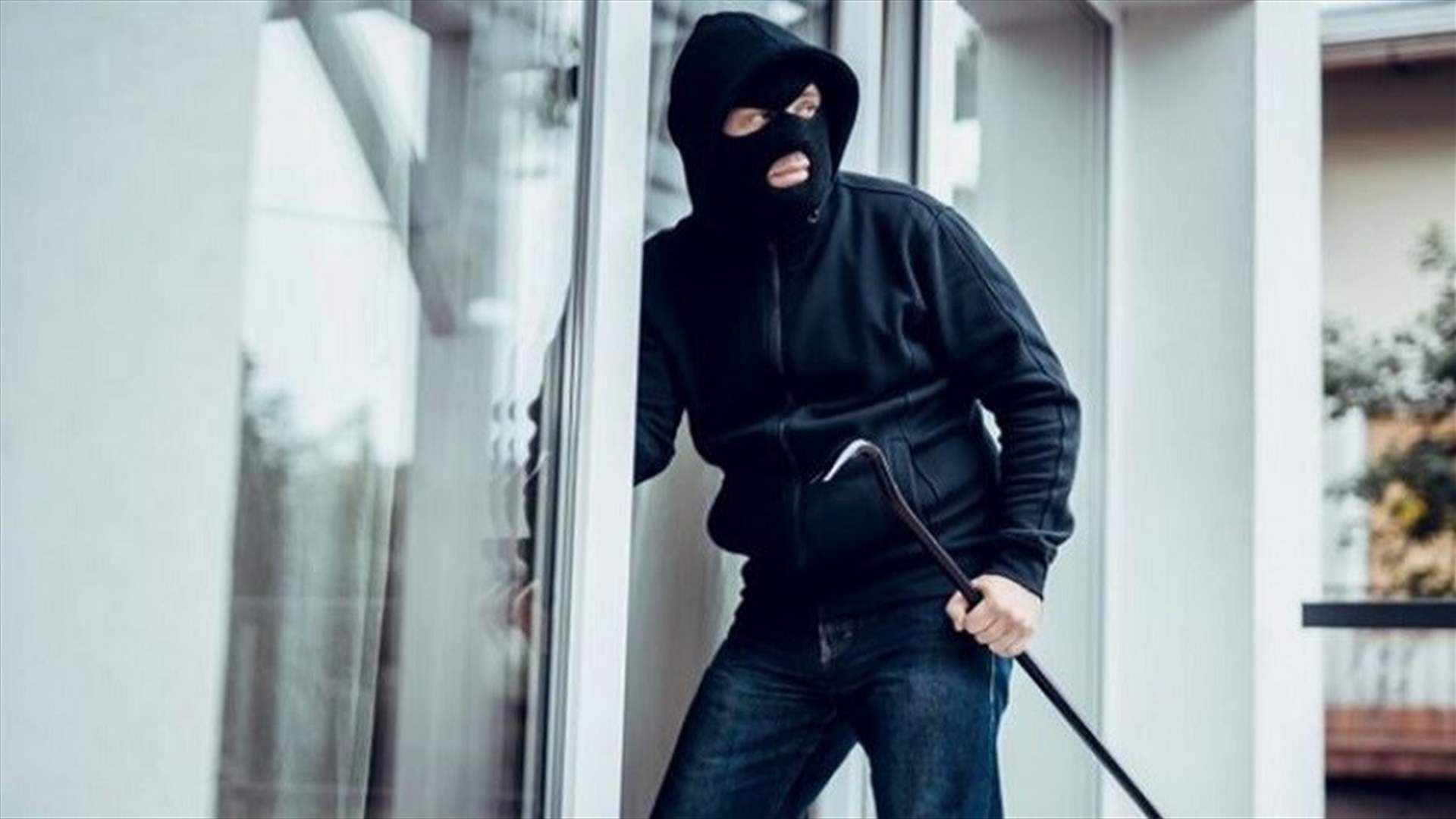 عن طريق الكسر والخلع... مجهولون دخلوا محلا تجاريا في البترون