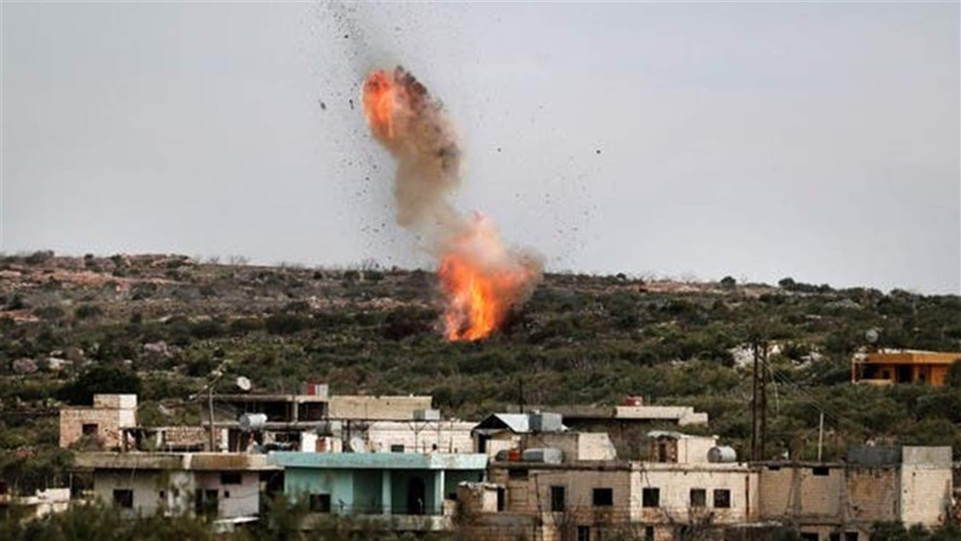 اصابة 12 شرطيا في هجوم على حافلة للشرطة جنوب سوريا