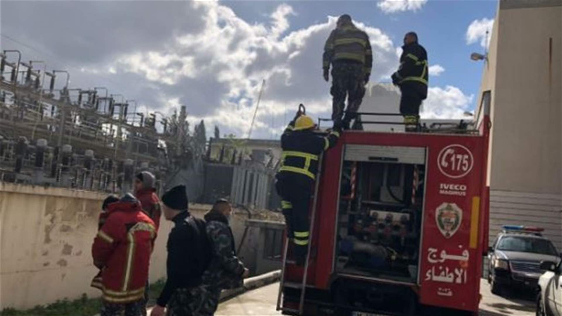 إطفاء بيروت أخمد حريقًا في محطة توزيع الكهرباء في قصقص