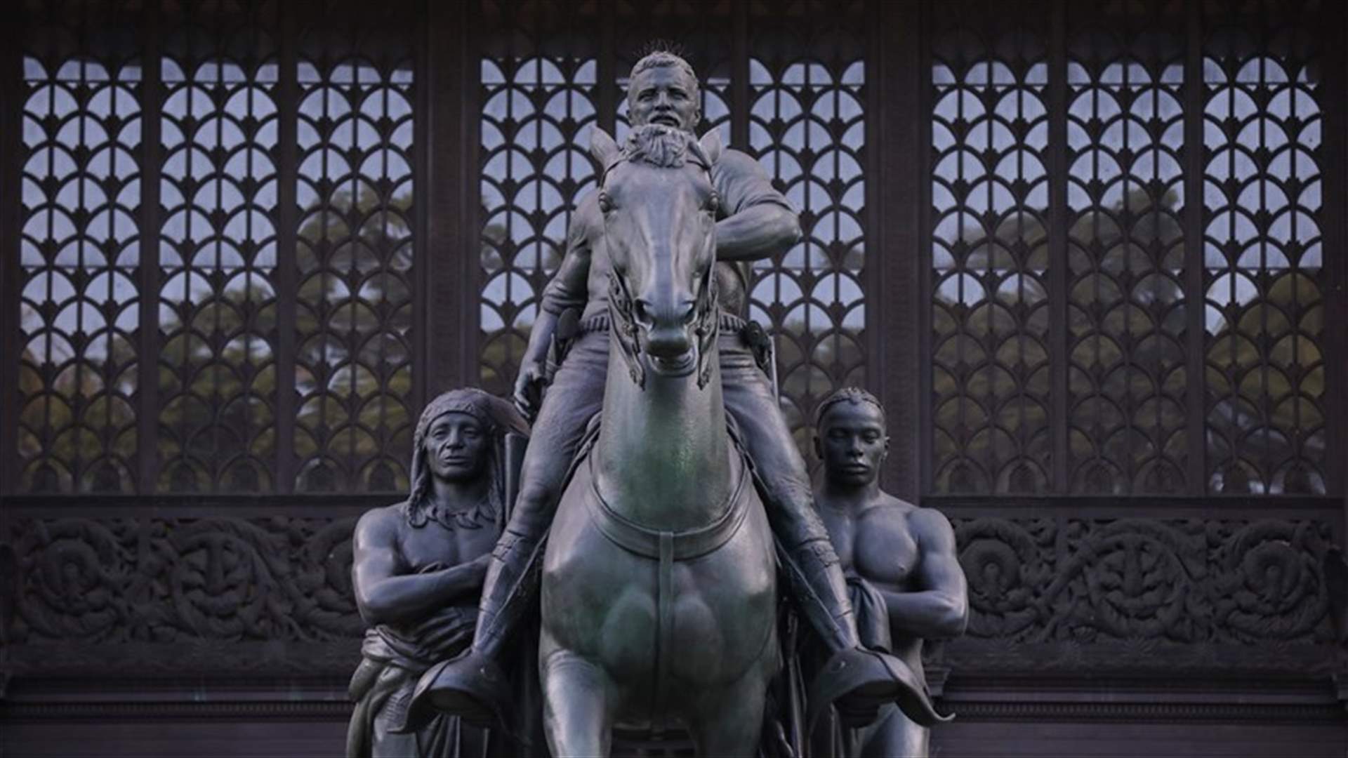 إزالة تمثال للرئيس الراحل روزفلت من خارج متحف نيويورك