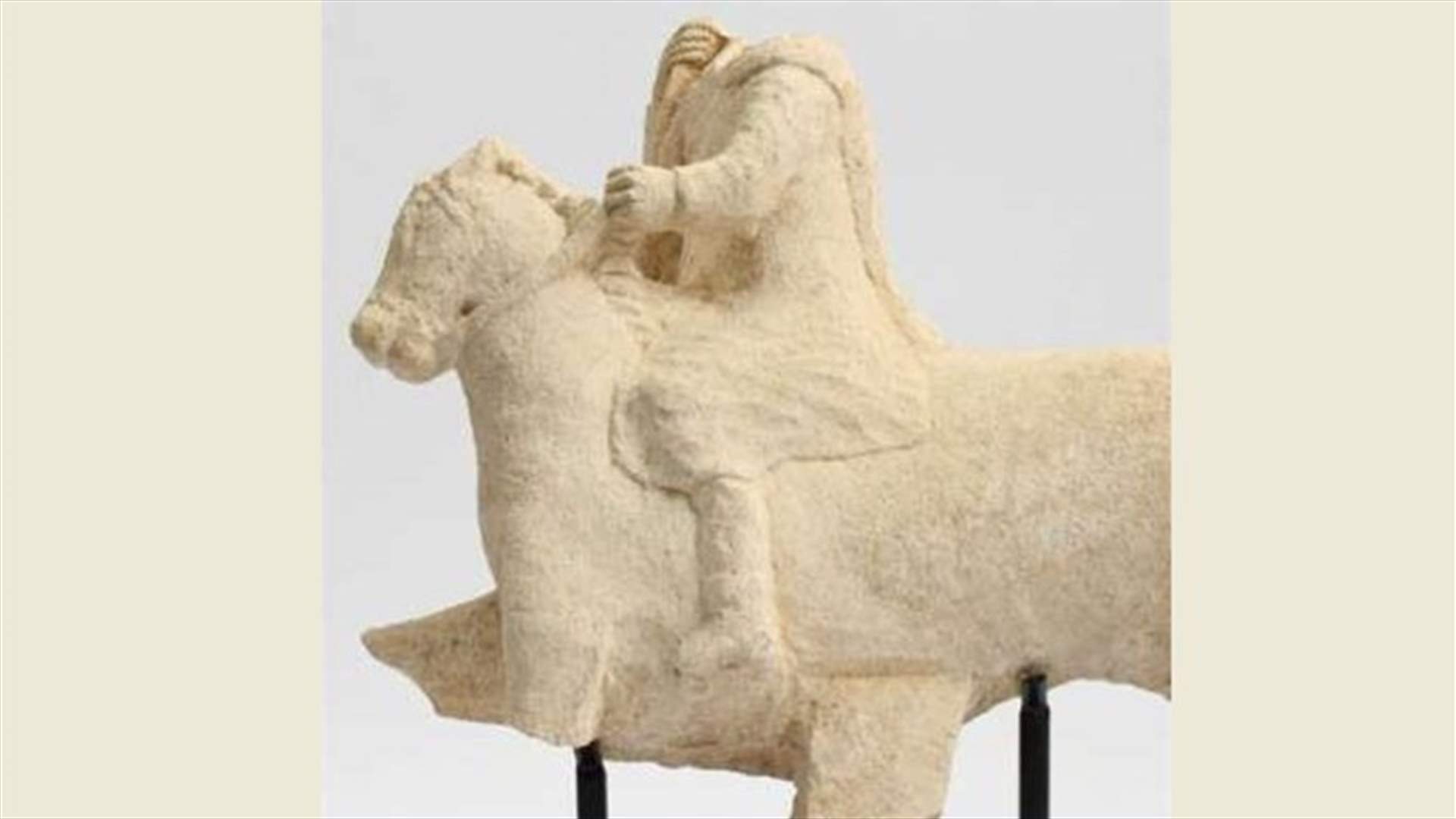 متحف لبناني يعيد قطعا أثرية إلى سوريا