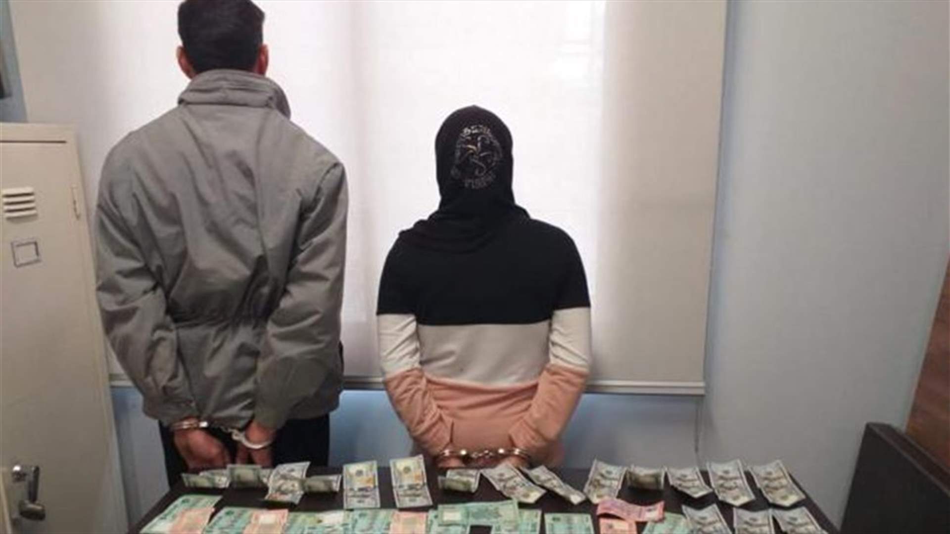 دخلت منازلهنّ بهدف المساعدة في الأعمال المنزليّة إلّا أنها استغلّت ذلك وسرقت ...