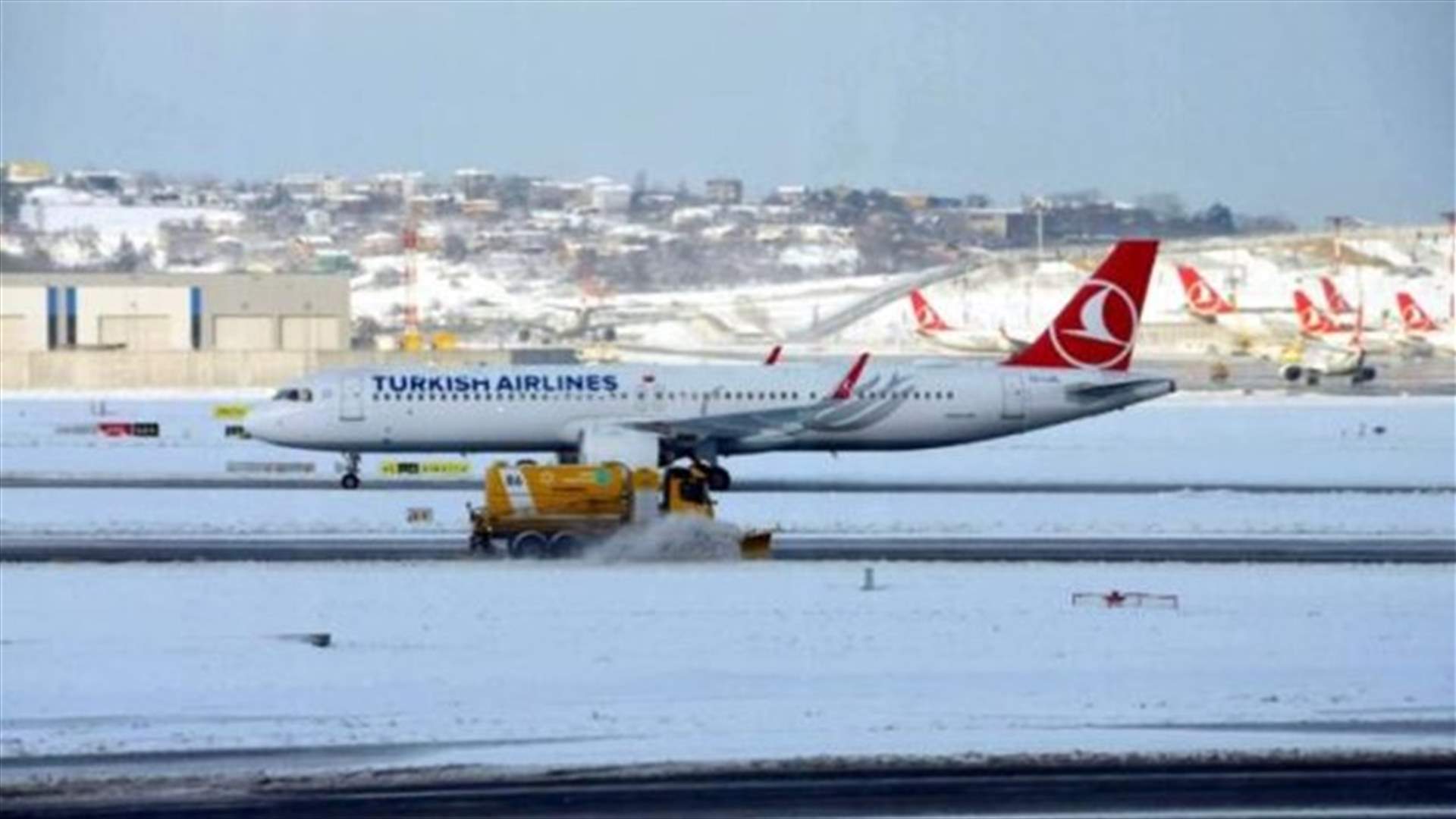 استمرار إغلاق مطار اسطنبول بسبب الثلوج الكثيفة
