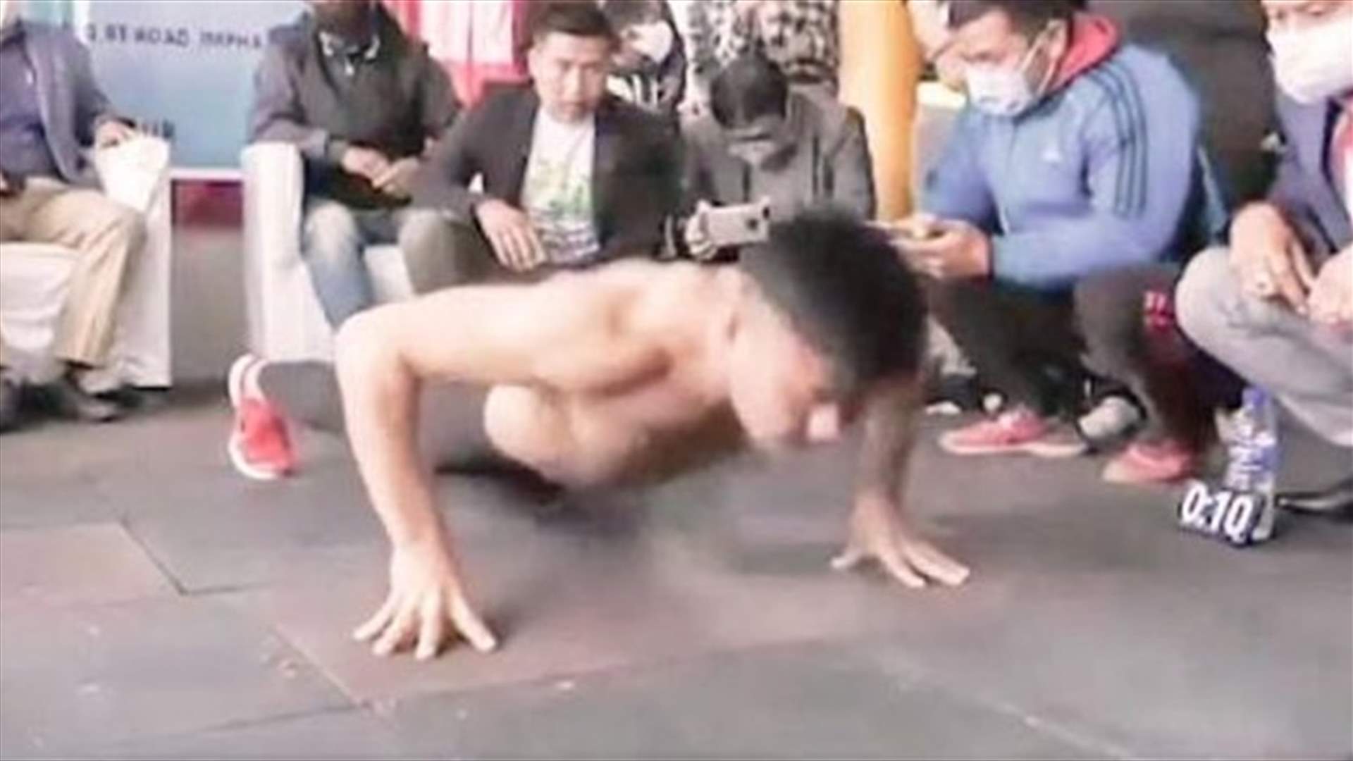 هندي يدخل موسوعة غينيس... 109 تمرين ضغط في دقيقة واحدة! (فيديو)