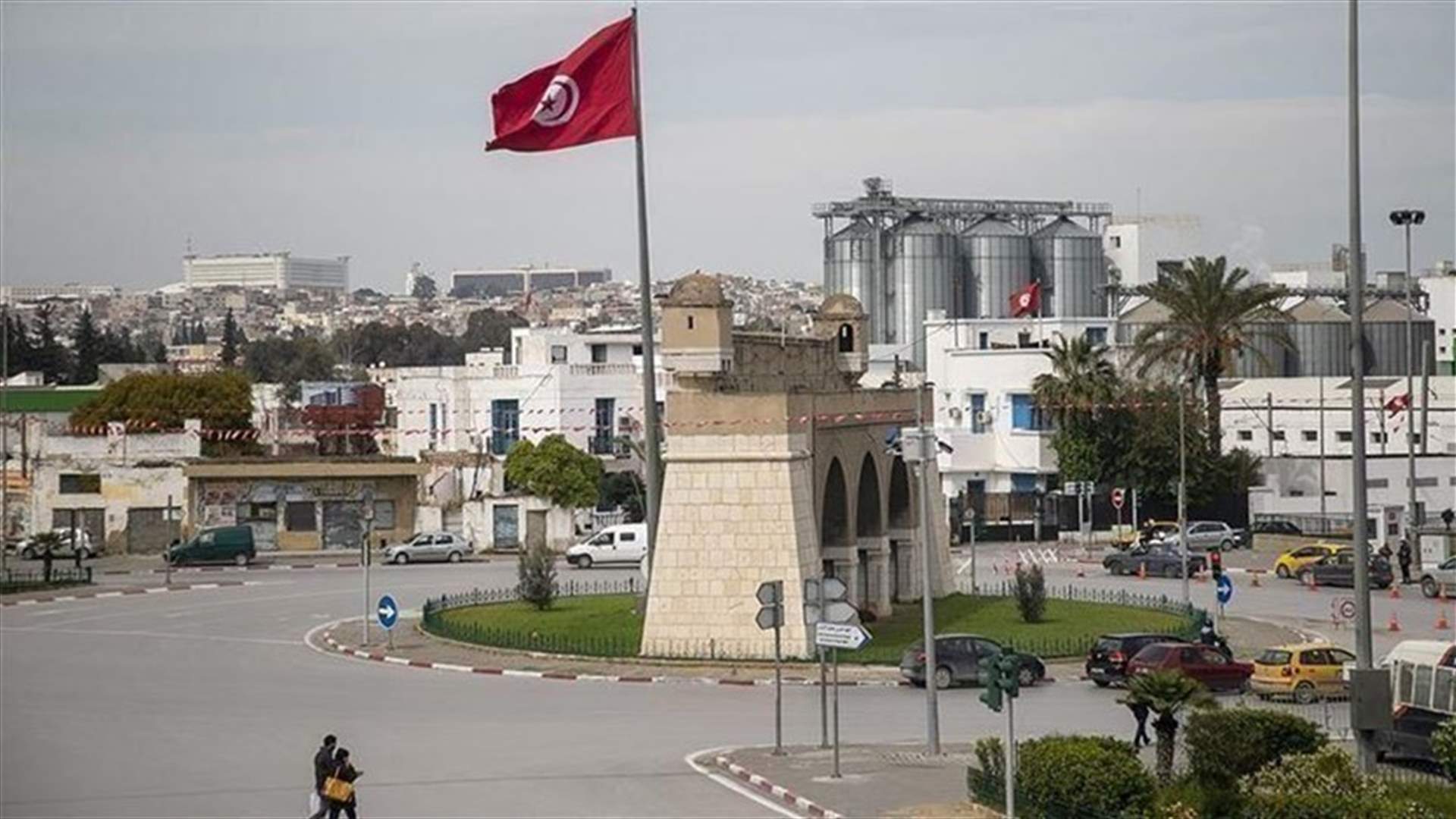 تمديد منع التجول الليلي لأسبوعين للحد من انتشار كوفيد-19 في تونس