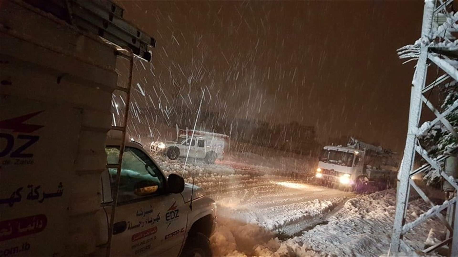 كهرباء زحلة: الفنيون يفتحون الطرق للوصول الى أمكنة الاعطال وتصليحها يتطلب وقتا