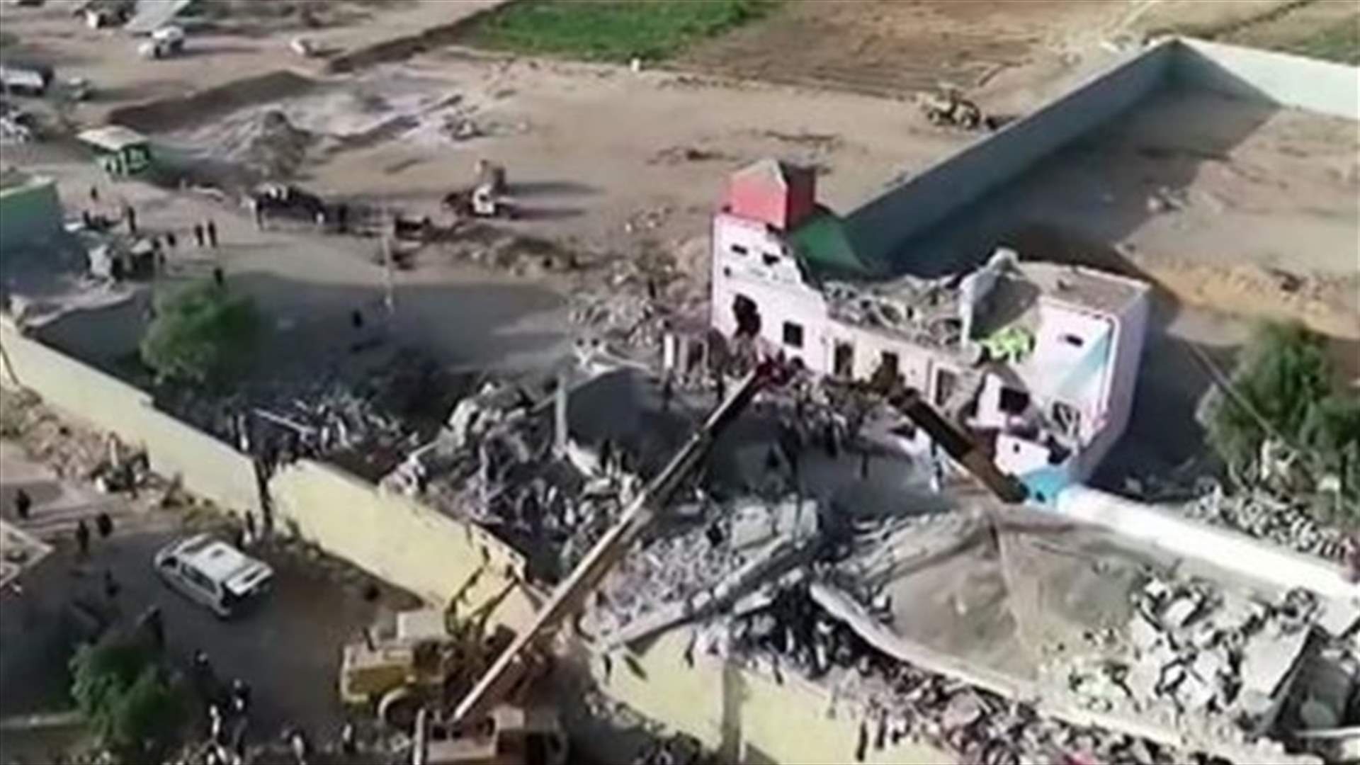 التحالف يحقق في تقارير عن إستهداف سجن في اليمن