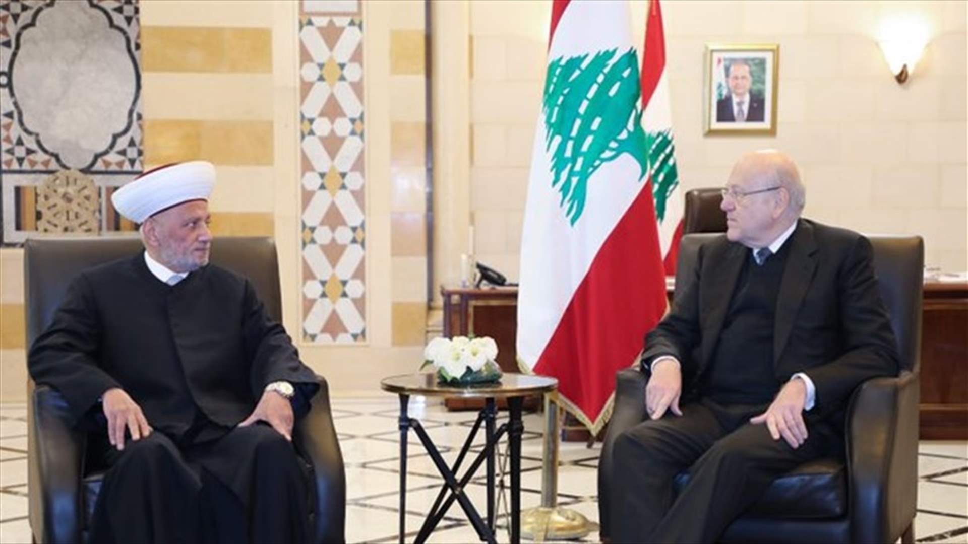 ميقاتي بعد لقائه دريان: لن ندعو إلى مقاطعة سنية للإنتخابات.. دريان: دار الفتوى حاضنة لجميع اللبنانيين