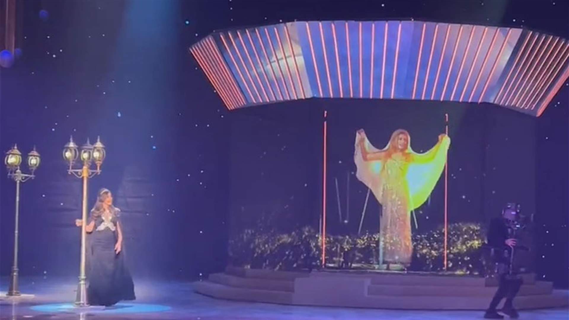 اليسا تغنّي مع داليدا على المسرح عبر تقنيّة هولوغرام (فيديو)