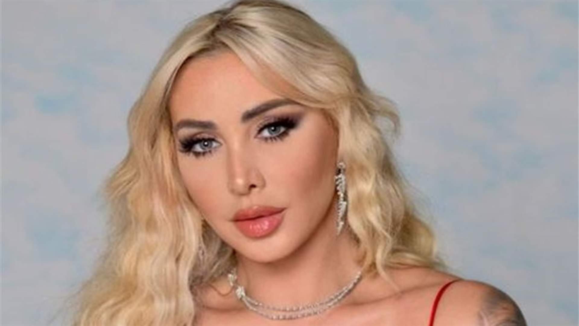 جويل ماردينيان في صور مُسرّبة بفستان الزفاف... فهل تزوّجت مُجدداً؟
