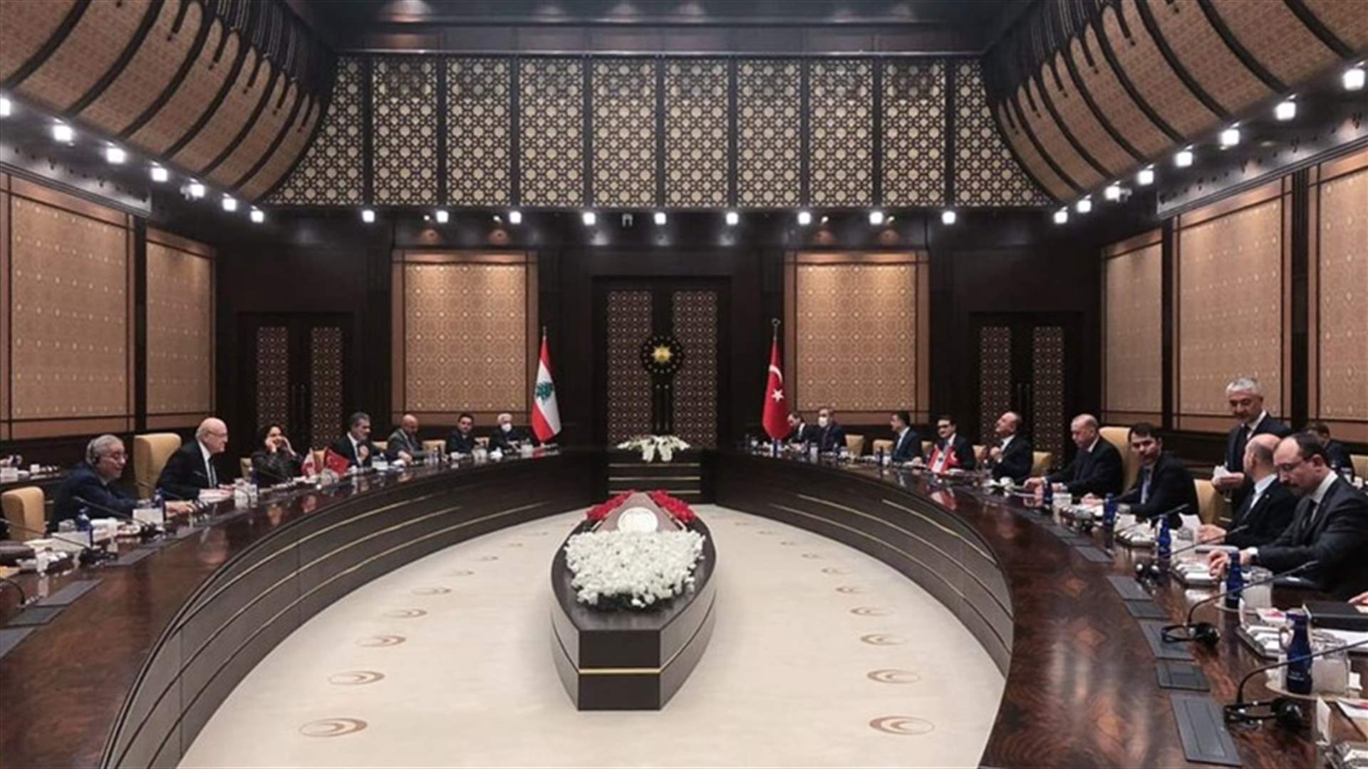 بدء اجتماع العمل الموسع بين أردوغان وميقاتي في مقر الرئاسة التركية