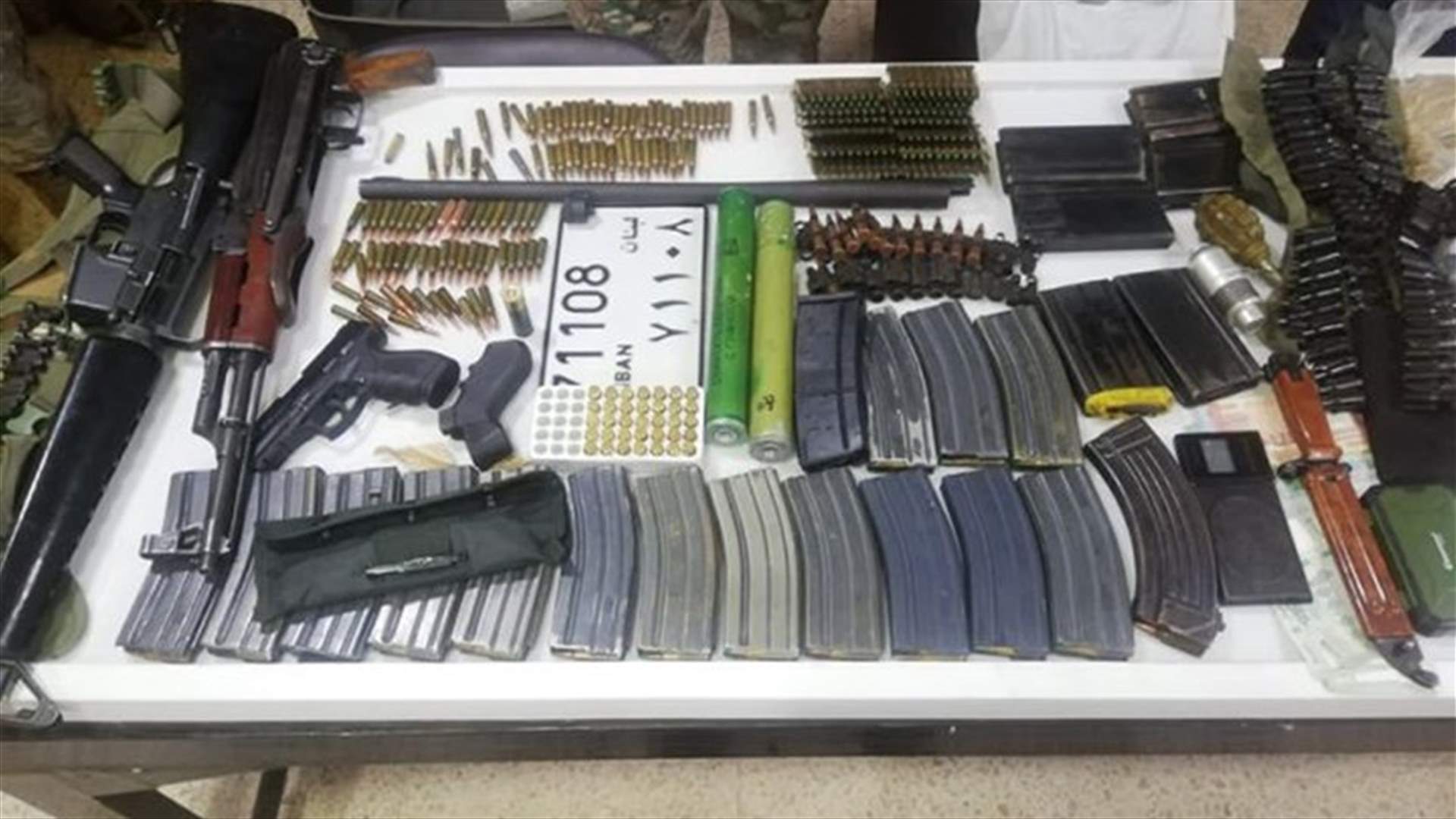 مداهمة منازل مطلوبين في بلدة المشرفة الحدودية وحي الشراونة ـــ بعلبك