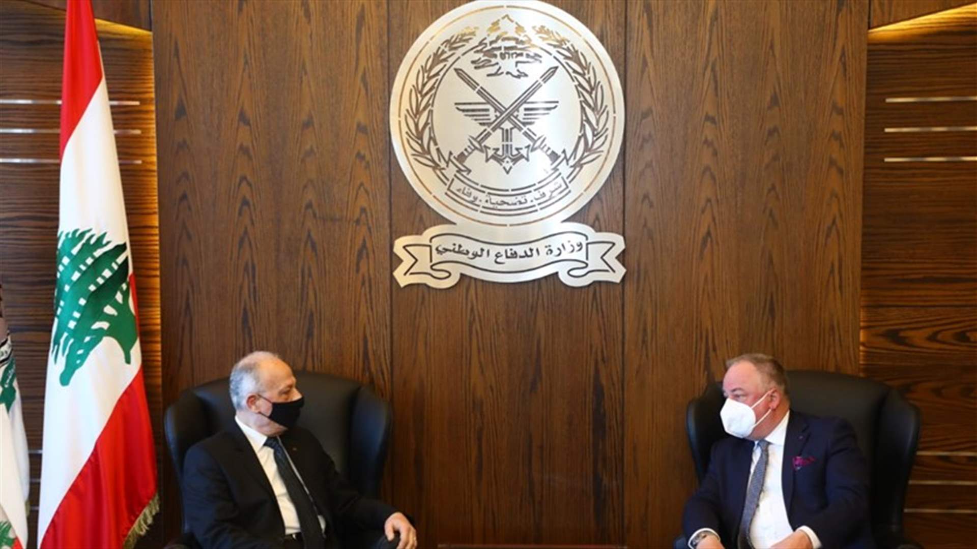 وزير الدفاع التقى الجنرال دل كول: لاحترام دور اليونيفل وتسهيل حرية عملها بالتعاون مع الجيش